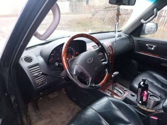 Синій Хендай Терракан, об'ємом двигуна 2.9 л та пробігом 160 тис. км за 3812 $, фото 2 на Automoto.ua