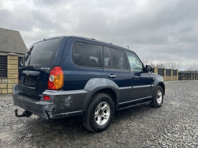 Синий Хендай Терракан, объемом двигателя 2.5 л и пробегом 330 тыс. км за 2000 $, фото 5 на Automoto.ua