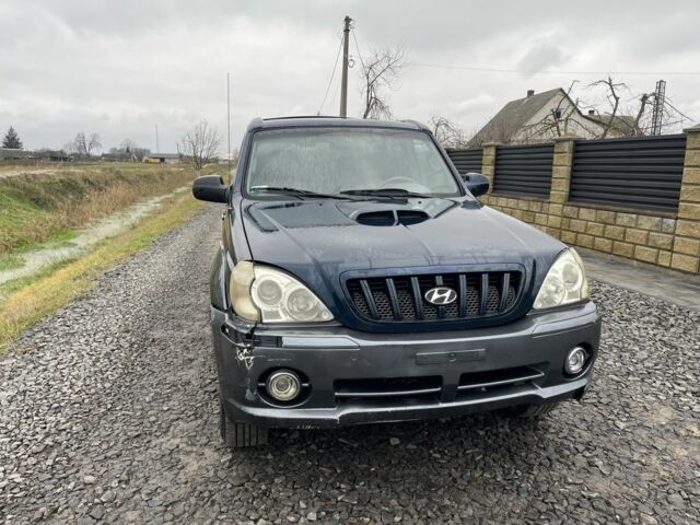 Синий Хендай Терракан, объемом двигателя 2.5 л и пробегом 330 тыс. км за 2000 $, фото 2 на Automoto.ua