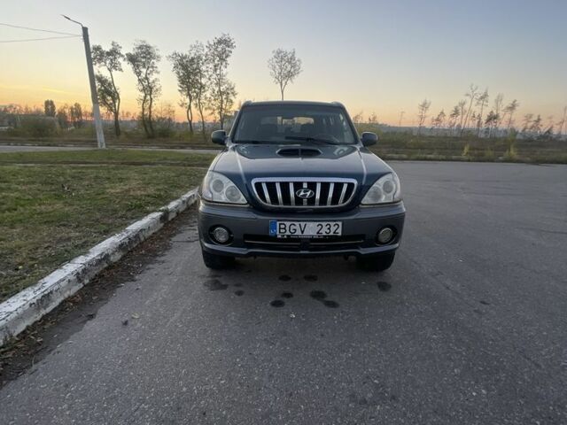 Синий Хендай Терракан, объемом двигателя 2.9 л и пробегом 300 тыс. км за 3300 $, фото 1 на Automoto.ua