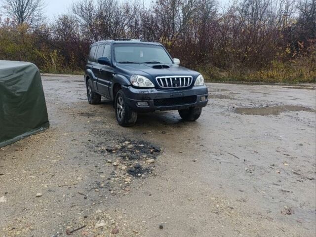 Синий Хендай Терракан, объемом двигателя 2.9 л и пробегом 250 тыс. км за 1100 $, фото 1 на Automoto.ua