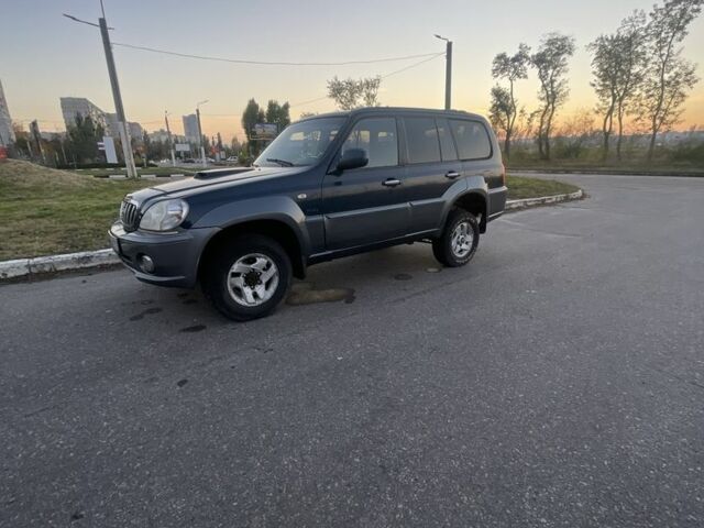 Синий Хендай Терракан, объемом двигателя 2.9 л и пробегом 300 тыс. км за 3300 $, фото 2 на Automoto.ua