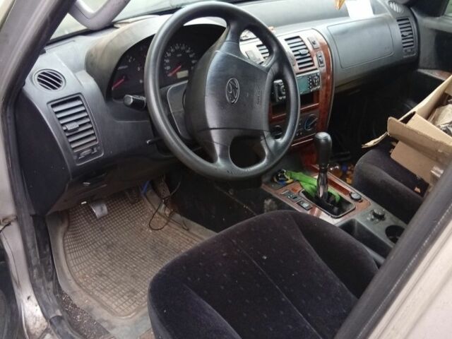 Зеленый Хендай Терракан, объемом двигателя 2 л и пробегом 123 тыс. км за 1066 $, фото 3 на Automoto.ua