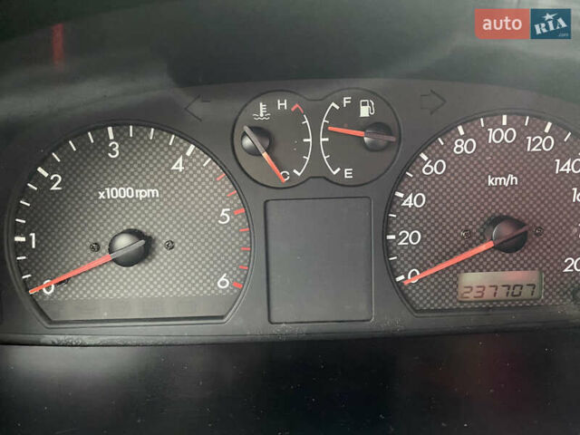 Хендай Терракан 2001 в Буковеле на Automoto.ua Зеленый Хендай Терракан, объемом двигателя 2.9 л и пробегом 237 тыс. км за 6950 $, фото 6 на Automoto.ua