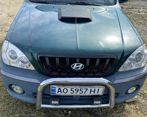 Хендай Терракан 2001 в Буковеле на Automoto.ua Зеленый Хендай Терракан, объемом двигателя 2.9 л и пробегом 237 тыс. км за 6950 $, фото 2 на Automoto.ua