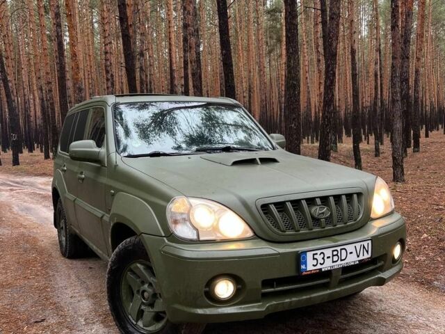 Зеленый Хендай Терракан, объемом двигателя 3 л и пробегом 229 тыс. км за 4200 $, фото 3 на Automoto.ua