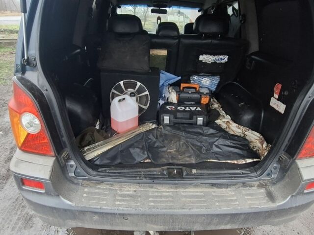 Зеленый Хендай Терракан, объемом двигателя 2.9 л и пробегом 300 тыс. км за 3800 $, фото 4 на Automoto.ua