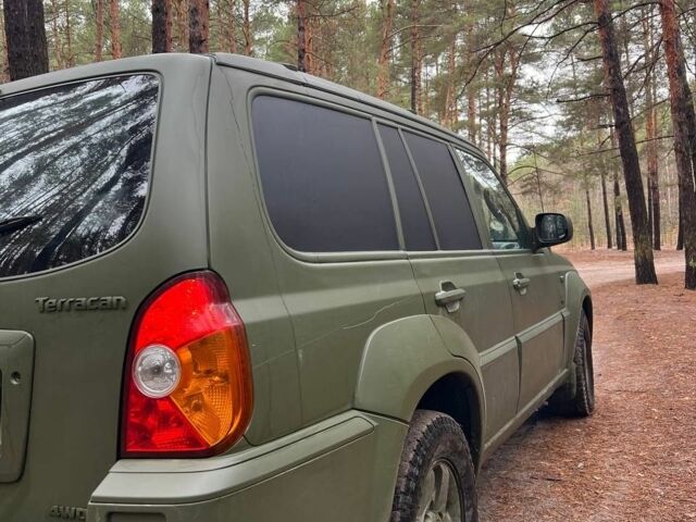 Зеленый Хендай Терракан, объемом двигателя 3 л и пробегом 229 тыс. км за 4200 $, фото 6 на Automoto.ua