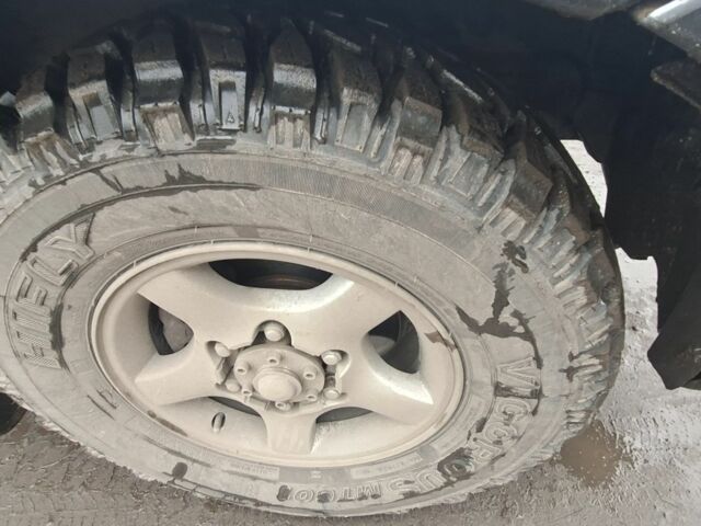 Зеленый Хендай Терракан, объемом двигателя 2.9 л и пробегом 300 тыс. км за 3800 $, фото 6 на Automoto.ua