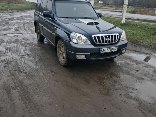 Зеленый Хендай Терракан, объемом двигателя 2.9 л и пробегом 300 тыс. км за 3800 $, фото 7 на Automoto.ua