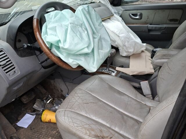 Зелений Хендай Терракан, об'ємом двигуна 0 л та пробігом 290 тис. км за 1500 $, фото 7 на Automoto.ua