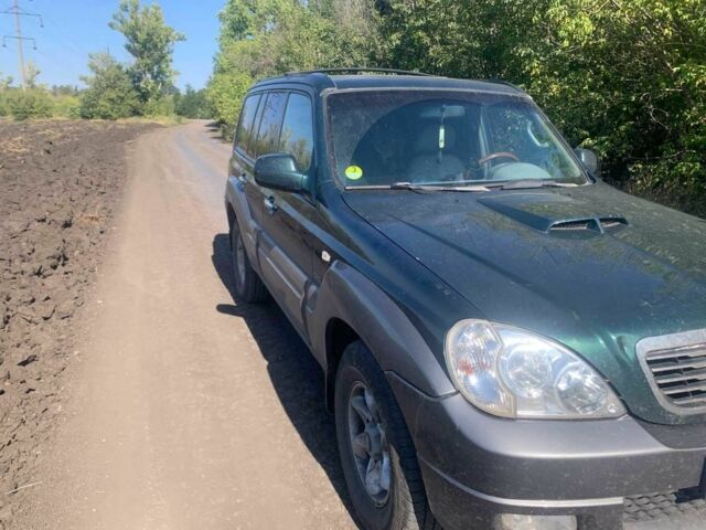 Зеленый Хендай Терракан, объемом двигателя 2.9 л и пробегом 350 тыс. км за 3900 $, фото 4 на Automoto.ua