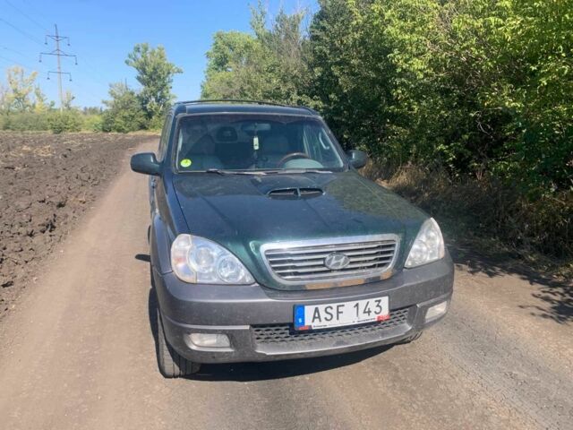 Зеленый Хендай Терракан, объемом двигателя 2.9 л и пробегом 350 тыс. км за 3900 $, фото 5 на Automoto.ua