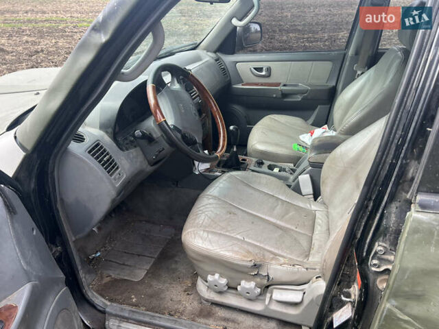 Зеленый Хендай Терракан, объемом двигателя 2.9 л и пробегом 380 тыс. км за 3350 $, фото 6 на Automoto.ua