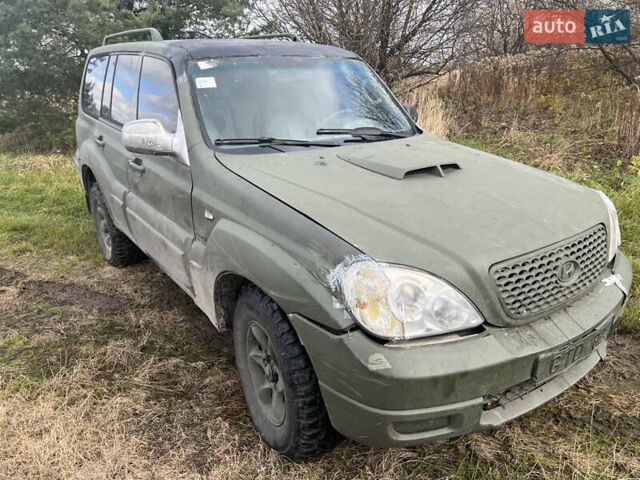 Зеленый Хендай Терракан, объемом двигателя 2.9 л и пробегом 380 тыс. км за 3350 $, фото 2 на Automoto.ua