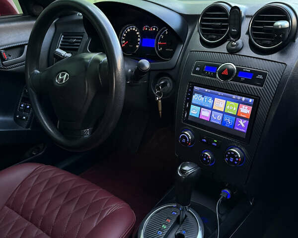 Красный Хендай Тибурон, объемом двигателя 1.98 л и пробегом 240 тыс. км за 5800 $, фото 19 на Automoto.ua