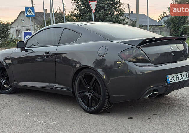 Серый Хендай Тибурон, объемом двигателя 2 л и пробегом 101 тыс. км за 7500 $, фото 5 на Automoto.ua