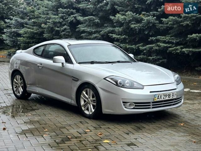 Серый Хендай Тибурон, объемом двигателя 2 л и пробегом 65 тыс. км за 3900 $, фото 8 на Automoto.ua