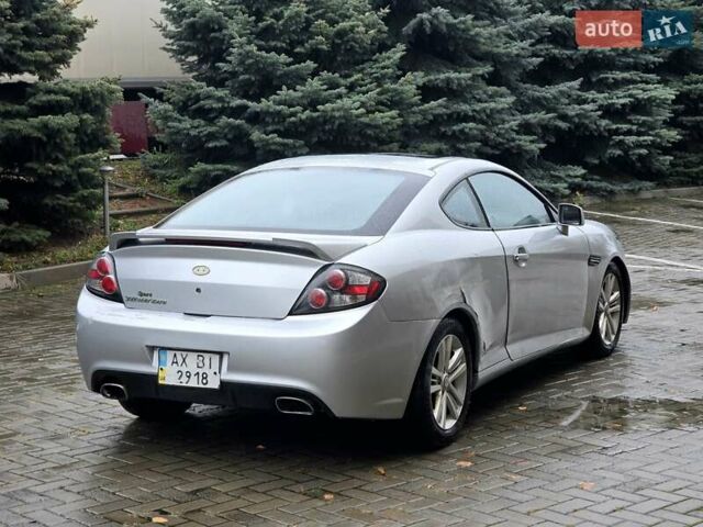 Серый Хендай Тибурон, объемом двигателя 2 л и пробегом 65 тыс. км за 3900 $, фото 7 на Automoto.ua