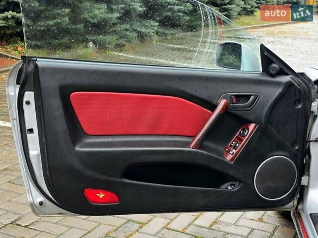 Серый Хендай Тибурон, объемом двигателя 2 л и пробегом 65 тыс. км за 2999 $, фото 11 на Automoto.ua