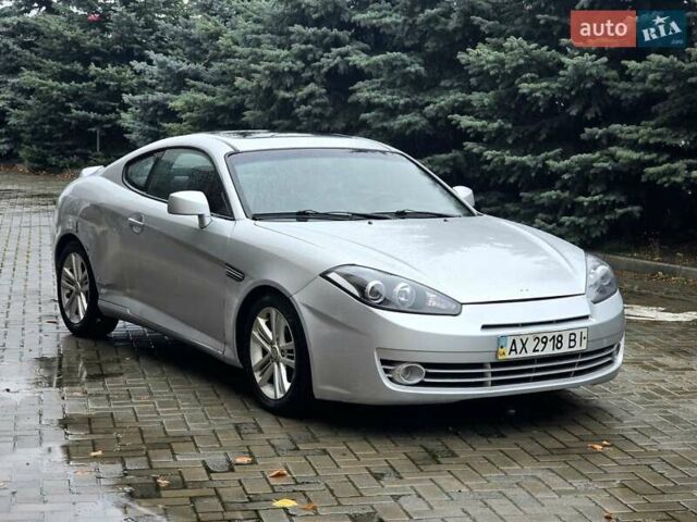Серый Хендай Тибурон, объемом двигателя 2 л и пробегом 65 тыс. км за 3900 $, фото 9 на Automoto.ua