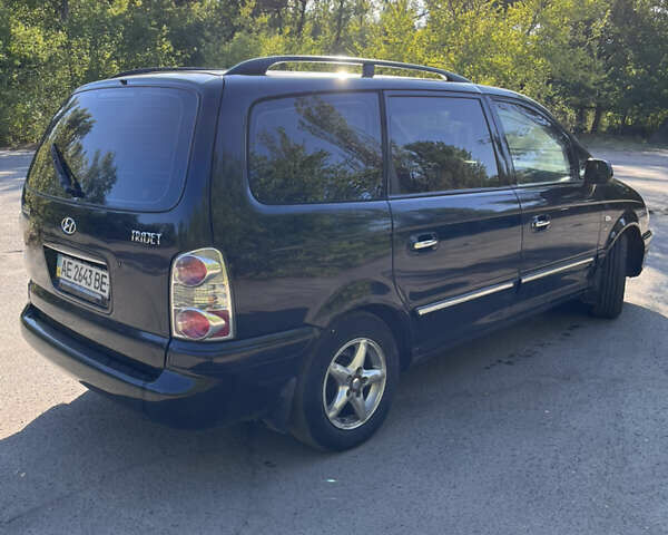 Чорний Хендай Траджет, об'ємом двигуна 2 л та пробігом 217 тис. км за 4600 $, фото 5 на Automoto.ua