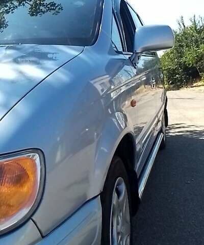 Хендай Траджет 2002 в Николаеве на Automoto.ua Серый Хендай Траджет, объемом двигателя 2 л и пробегом 400 тыс. км за 2700 $, фото 2 на Automoto.ua