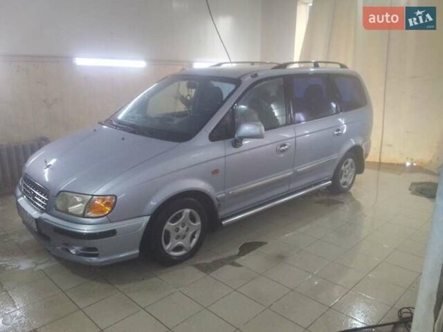 Хендай Траджет 2002 в Николаеве на Automoto.ua Серый Хендай Траджет, объемом двигателя 2 л и пробегом 400 тыс. км за 2700 $, фото 5 на Automoto.ua