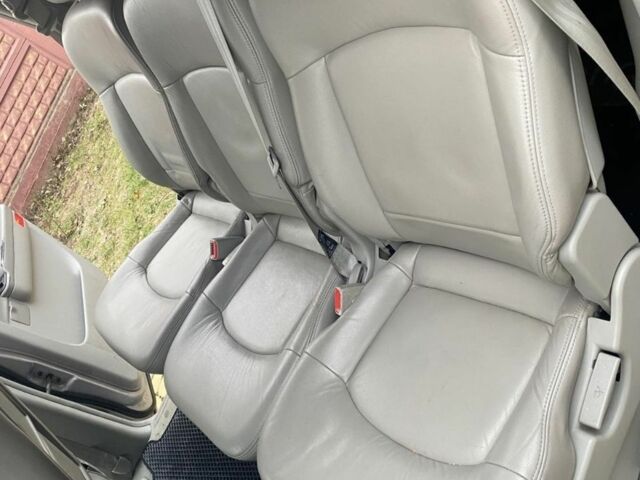 Серый Хендай Траджет, объемом двигателя 2 л и пробегом 250 тыс. км за 4000 $, фото 14 на Automoto.ua