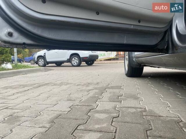 Хендай Траджет 2007 в Яготине на Automoto.ua Серый Хендай Траджет, объемом двигателя 2 л и пробегом 190 тыс. км за 5300 $, фото 4 на Automoto.ua