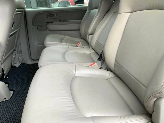 Сірий Хендай Траджет, об'ємом двигуна 2 л та пробігом 250 тис. км за 4740 $, фото 20 на Automoto.ua