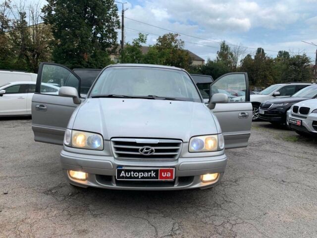 Сірий Хендай Траджет, об'ємом двигуна 2 л та пробігом 250 тис. км за 4740 $, фото 18 на Automoto.ua