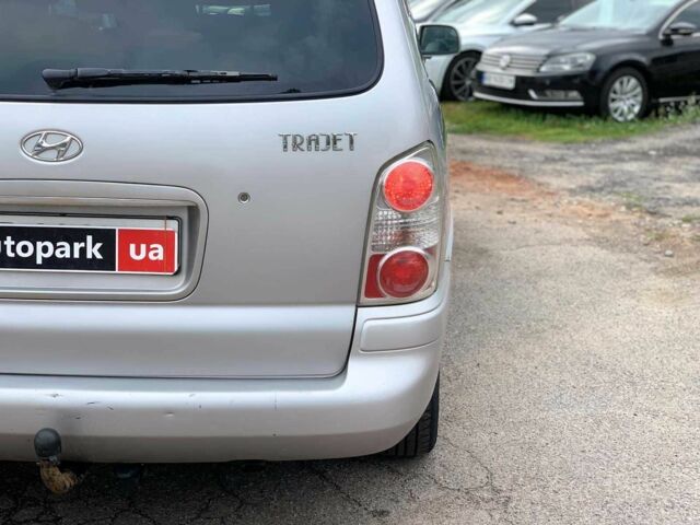 Сірий Хендай Траджет, об'ємом двигуна 2 л та пробігом 250 тис. км за 4740 $, фото 10 на Automoto.ua