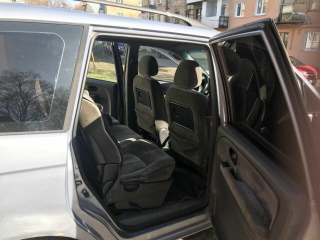 Синий Хендай Траджет, объемом двигателя 2 л и пробегом 340 тыс. км за 3200 $, фото 5 на Automoto.ua