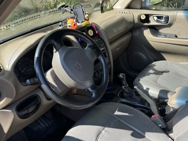 Синій Хендай Траджет, об'ємом двигуна 0 л та пробігом 3 тис. км за 2500 $, фото 3 на Automoto.ua