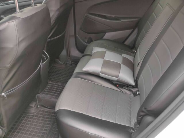 Белый Хендай Туксон, объемом двигателя 2 л и пробегом 76 тыс. км за 19300 $, фото 10 на Automoto.ua