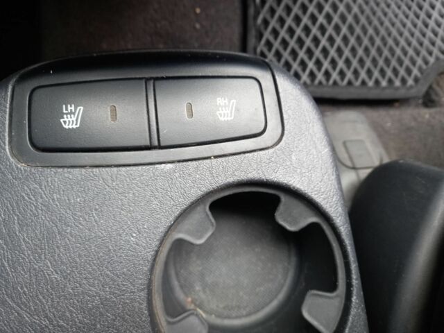 Белый Хендай Туксон, объемом двигателя 2 л и пробегом 177 тыс. км за 8800 $, фото 1 на Automoto.ua