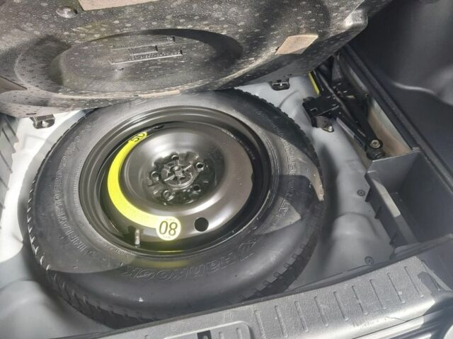 Белый Хендай Туксон, объемом двигателя 2 л и пробегом 120 тыс. км за 9600 $, фото 22 на Automoto.ua