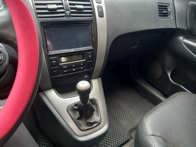 Белый Хендай Туксон, объемом двигателя 2 л и пробегом 177 тыс. км за 8800 $, фото 2 на Automoto.ua