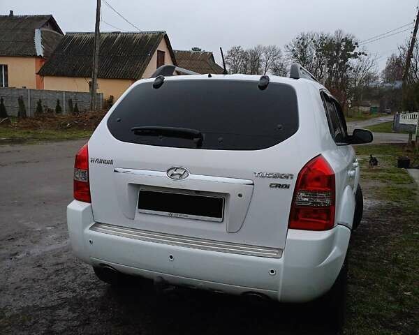 Белый Хендай Туксон, объемом двигателя 1.99 л и пробегом 191 тыс. км за 9300 $, фото 18 на Automoto.ua