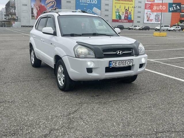 Білий Хендай Туксон, об'ємом двигуна 2 л та пробігом 183 тис. км за 9500 $, фото 5 на Automoto.ua