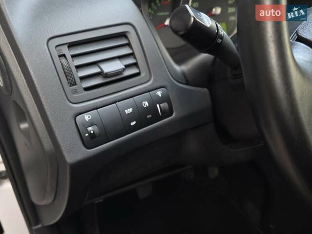 Хендай Туксон 2009 в Тернополе на Automoto.ua Белый Хендай Туксон, объемом двигателя 2 л и пробегом 212 тыс. км за 7350 $, фото 23 на Automoto.ua