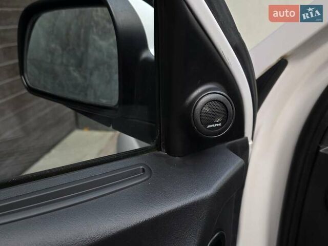 Хендай Туксон 2009 в Тернополе на Automoto.ua Белый Хендай Туксон, объемом двигателя 2 л и пробегом 212 тыс. км за 7350 $, фото 19 на Automoto.ua