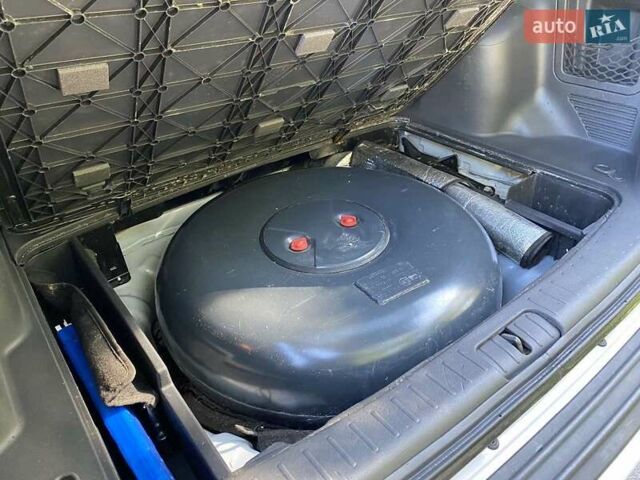 Хендай Туксон 2009 у Борисполе на Automoto.ua Білий Хендай Туксон, об'ємом двигуна 1.98 л та пробігом 193 тис. км за 8090 $, фото 6 на Automoto.ua