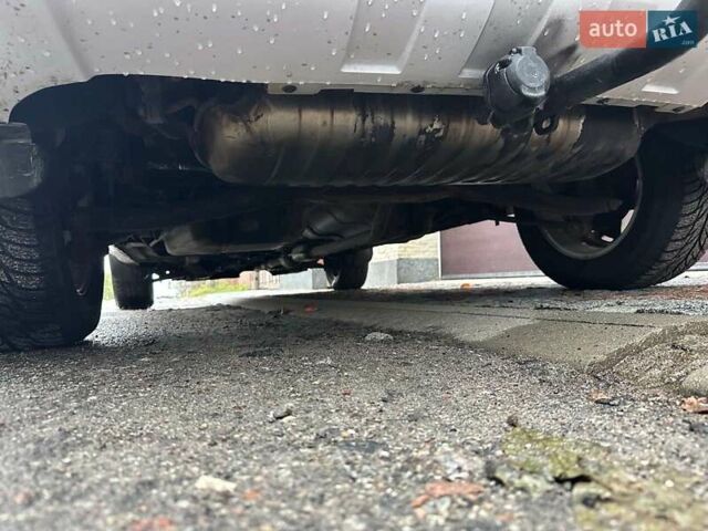 Хендай Туксон 2009 у Борисполе на Automoto.ua Білий Хендай Туксон, об'ємом двигуна 1.98 л та пробігом 193 тис. км за 8090 $, фото 13 на Automoto.ua