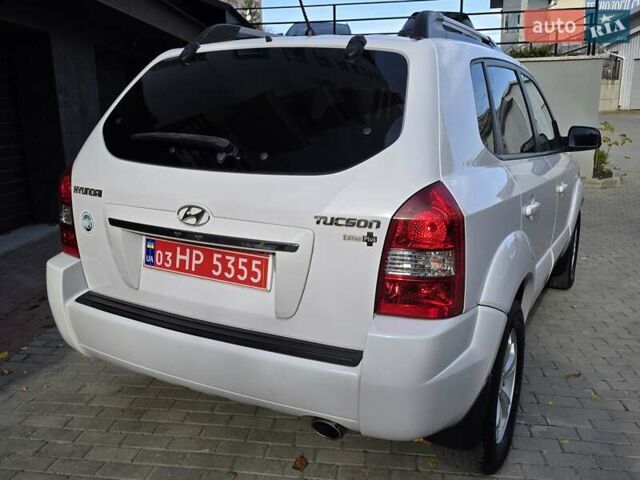 Хендай Туксон 2009 в Тернополе на Automoto.ua Белый Хендай Туксон, объемом двигателя 2 л и пробегом 212 тыс. км за 7350 $, фото 8 на Automoto.ua