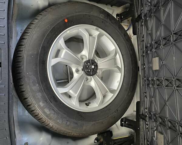 Хендай Туксон 2009 в Тернополе на Automoto.ua Белый Хендай Туксон, объемом двигателя 2 л и пробегом 212 тыс. км за 7350 $, фото 38 на Automoto.ua