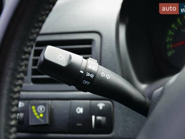 Білий Хендай Туксон, об'ємом двигуна 1.98 л та пробігом 186 тис. км за 8777 $, фото 23 на Automoto.ua