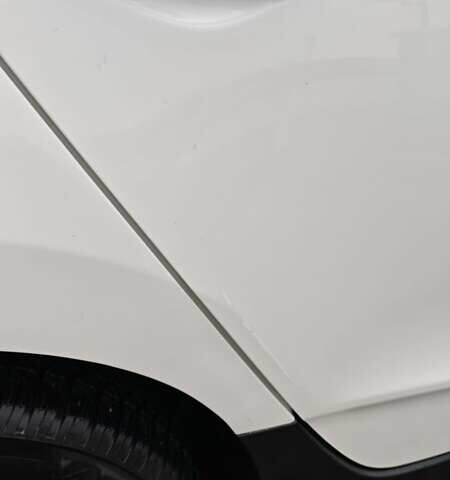 Білий Хендай Туксон, об'ємом двигуна 2 л та пробігом 220 тис. км за 12500 $, фото 4 на Automoto.ua