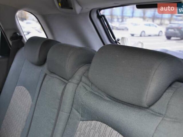 Білий Хендай Туксон, об'ємом двигуна 1.98 л та пробігом 186 тис. км за 8777 $, фото 29 на Automoto.ua